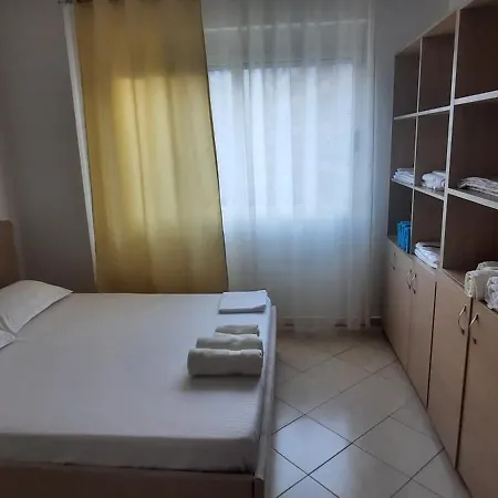 C'E Casa Residence דירה *