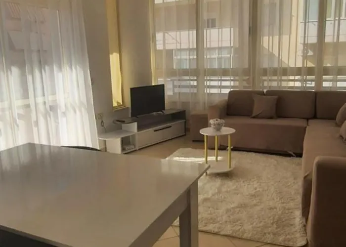 C'e Casa *